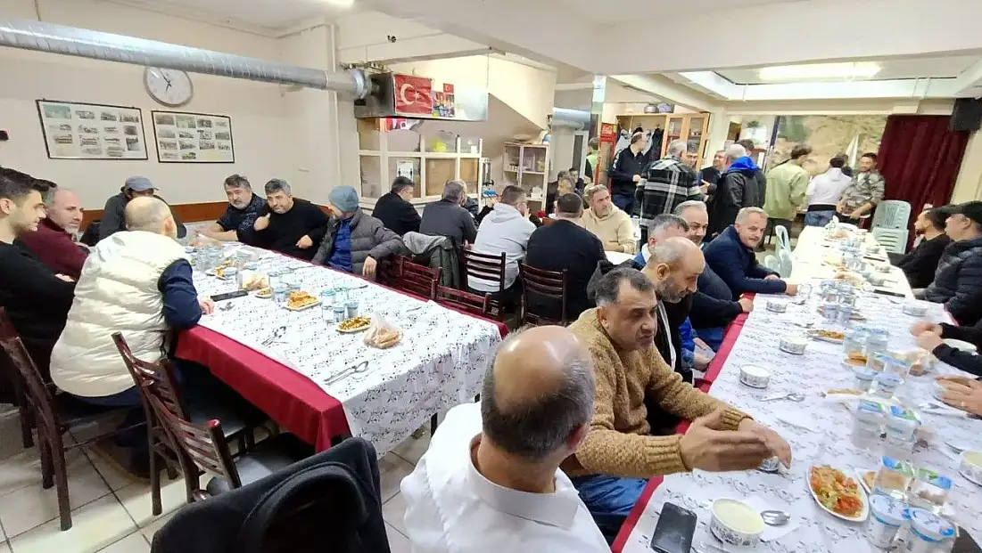 Yıllar sonra iftar sofrasında buluştular