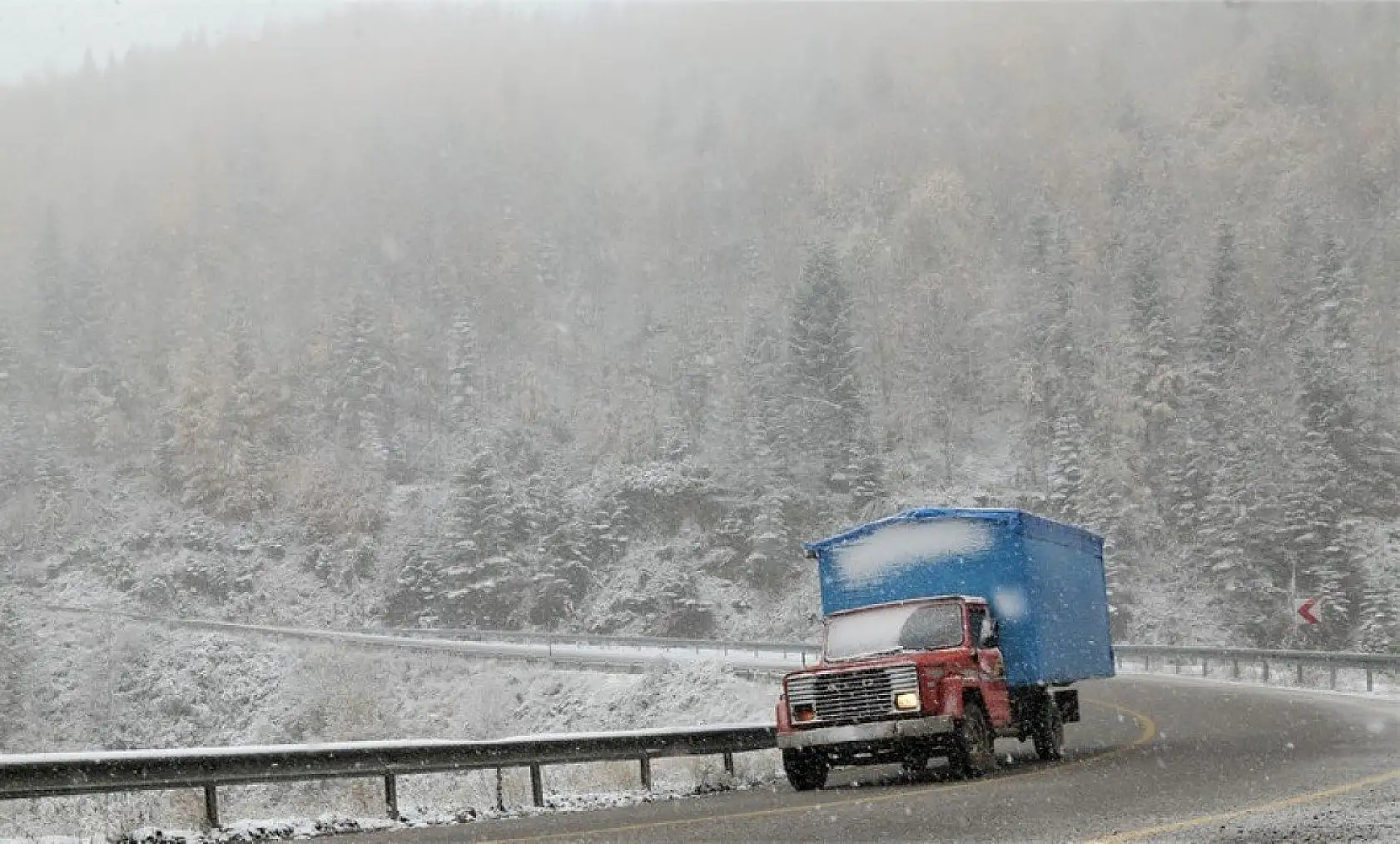 Kastamonu'ya mevsimin ilk karı düştü