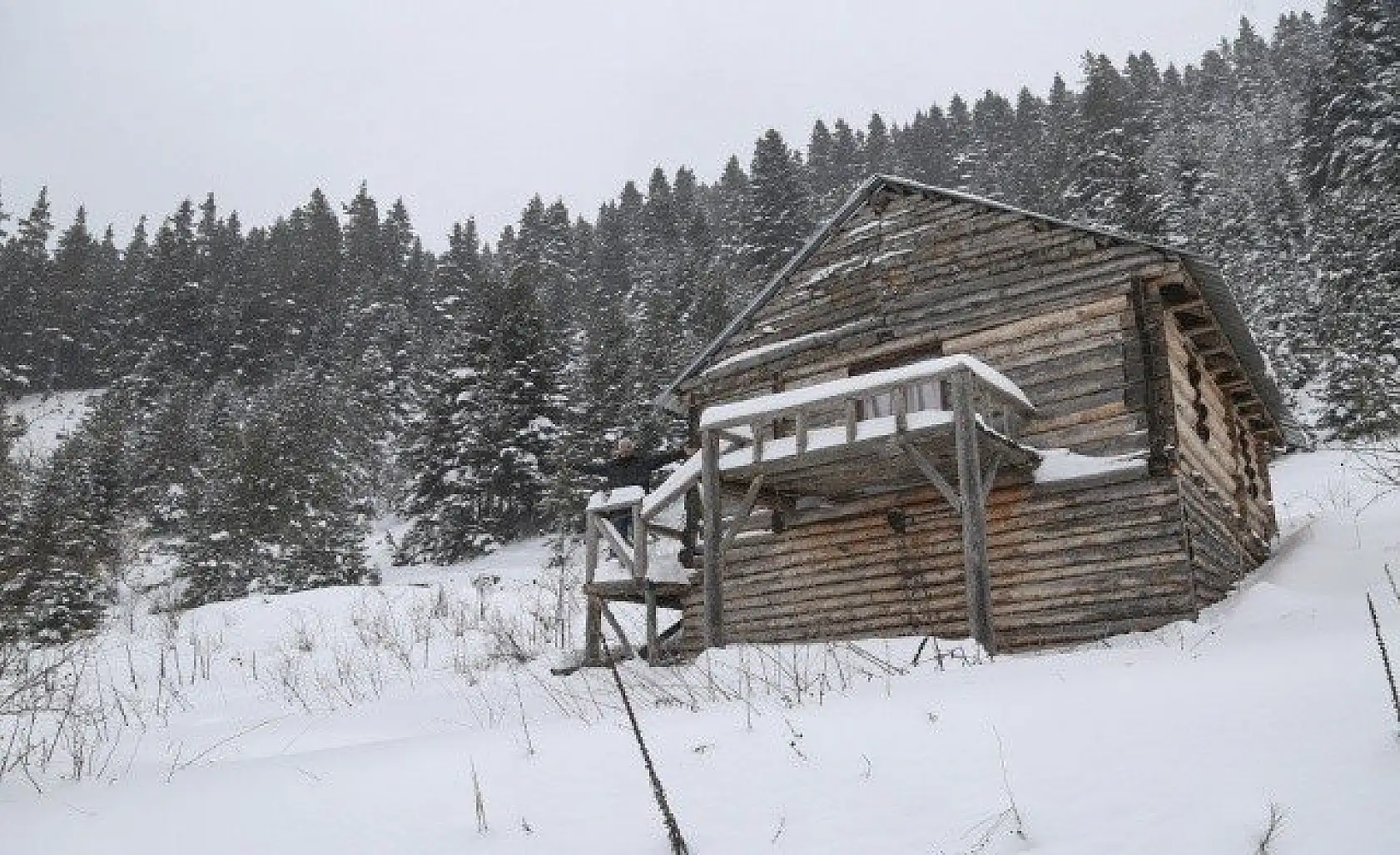 Yaralıgöz Dağı beyaz örtüsüyle görsel şölen sunuyor