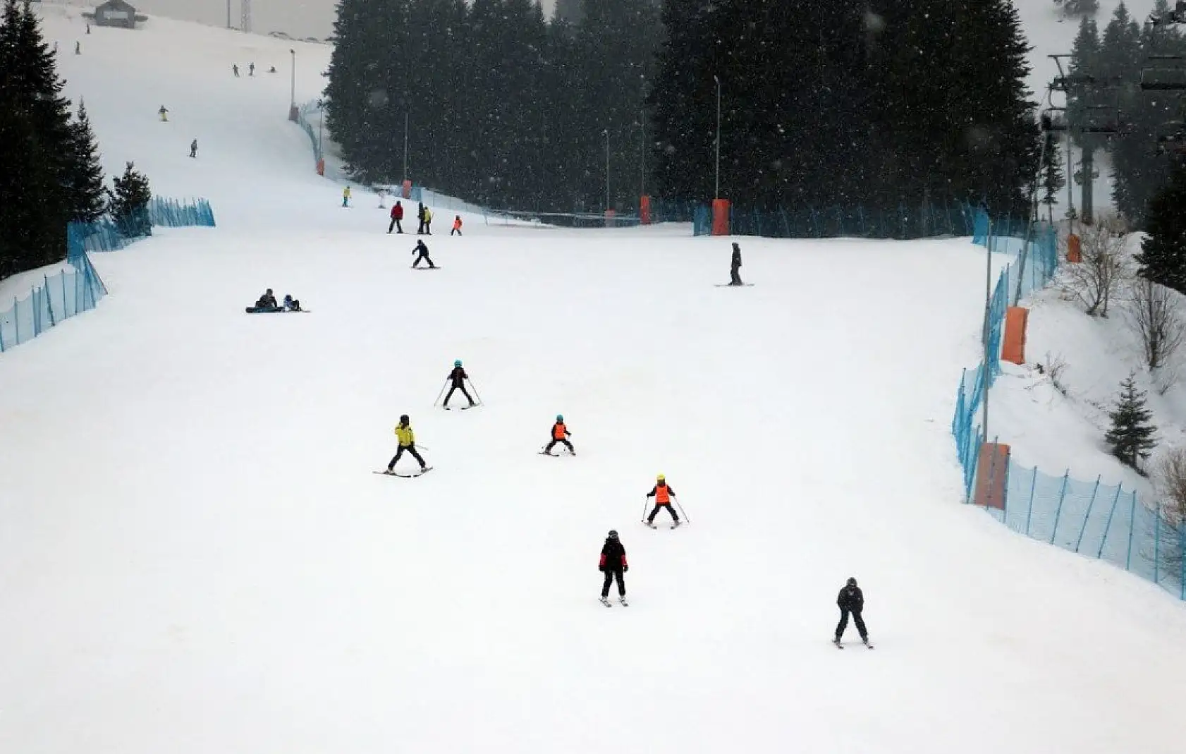 Ilgaz Dağı Kayak Merkezi'nde yoğunluk yaşanıyor