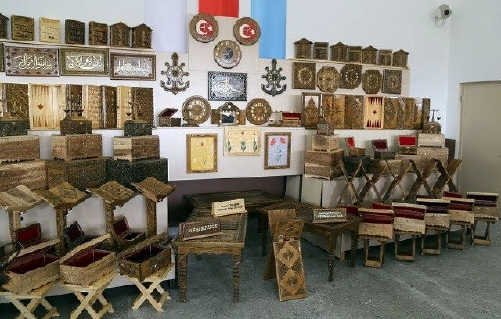 Mahkumlar hem meslek ediniyor hem rehabilite oluyor