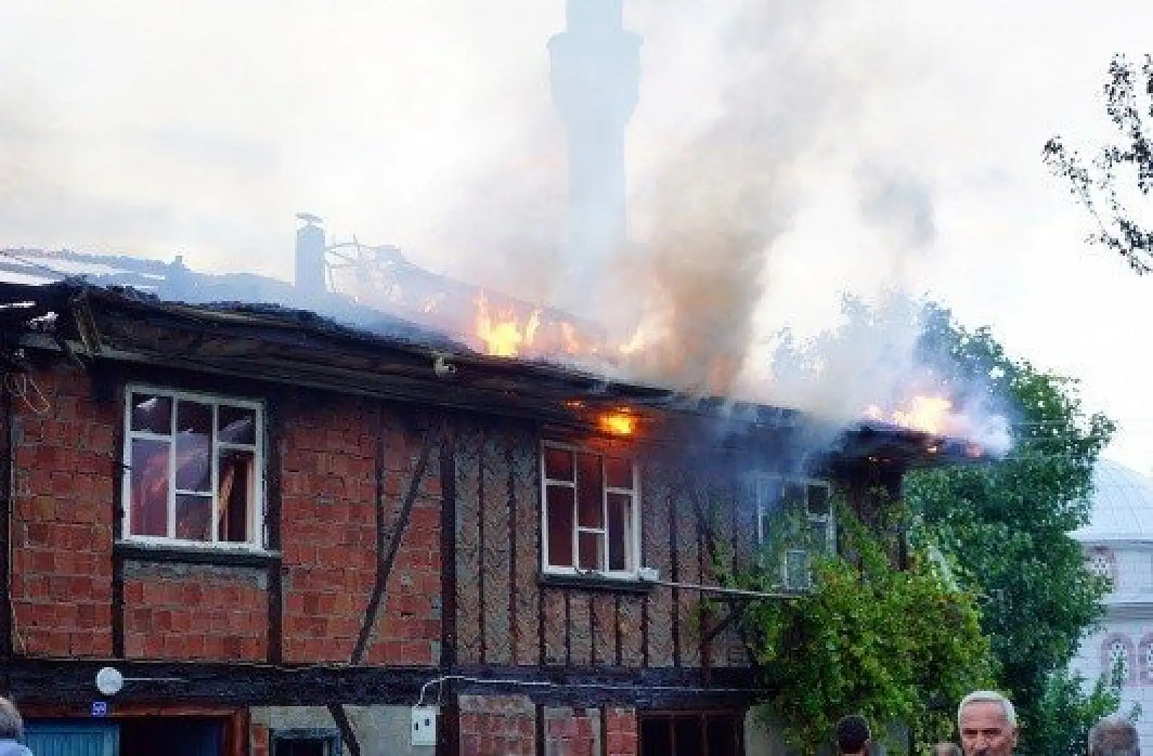 Kastamonu'da çıkan yangında iki aile evsiz kaldı