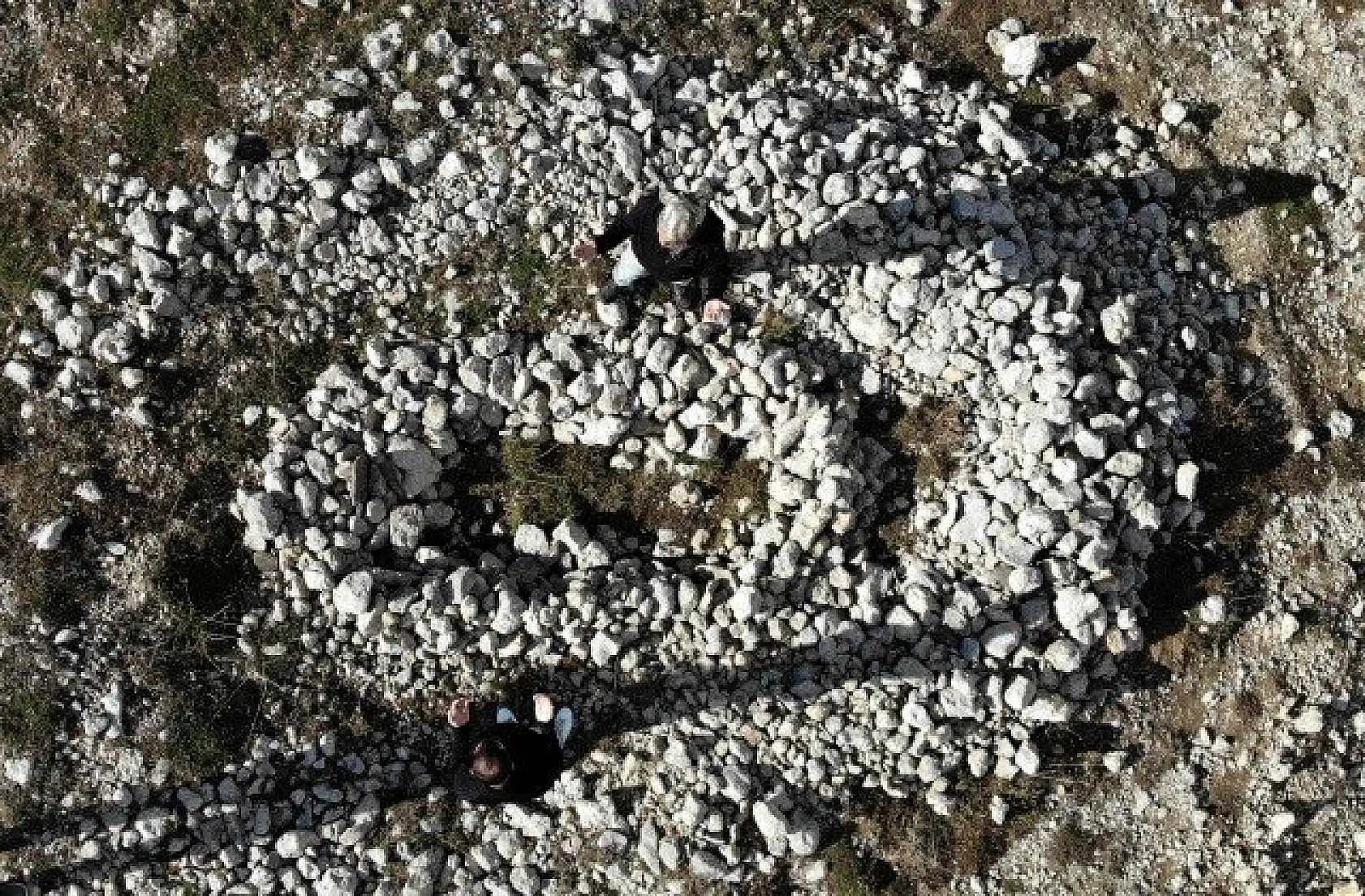 Ilgaz Dağı'nın zirvesindeki mezarlar dikkat çekiyor