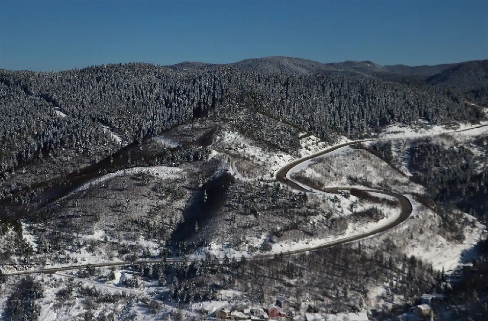 Karla kaplı Küre Dağları görsel şölen sunuyor