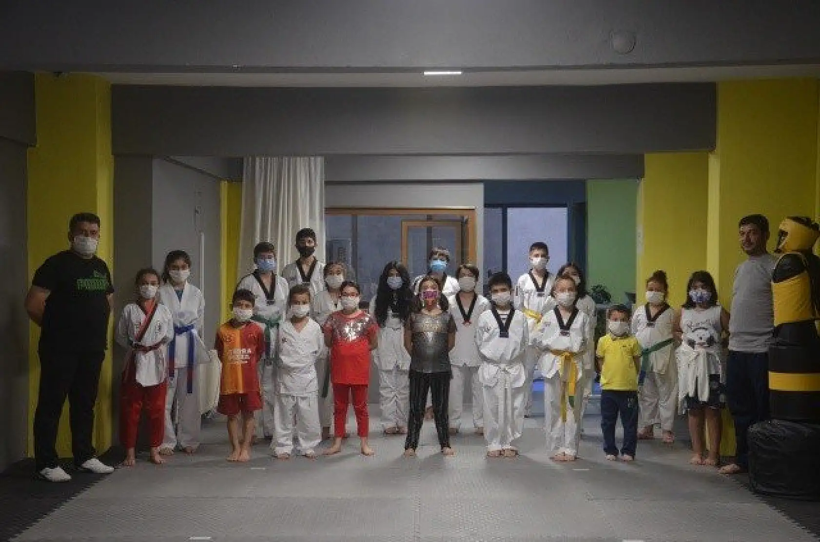 Kovid-19 tedbirli kuşak terfi heyecanı!