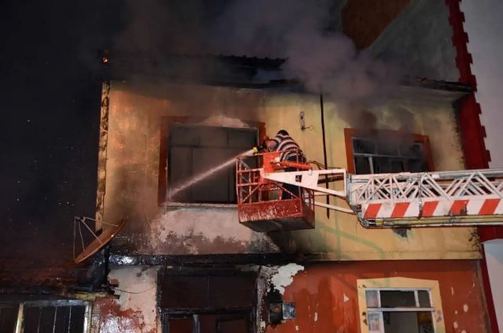 Kastamonu'da yangın: 2 ölü