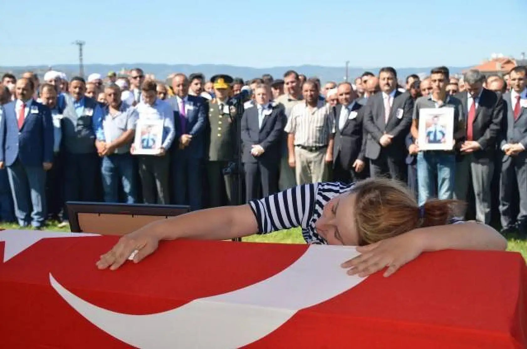 Şehit İlker Narin toprağa verildi