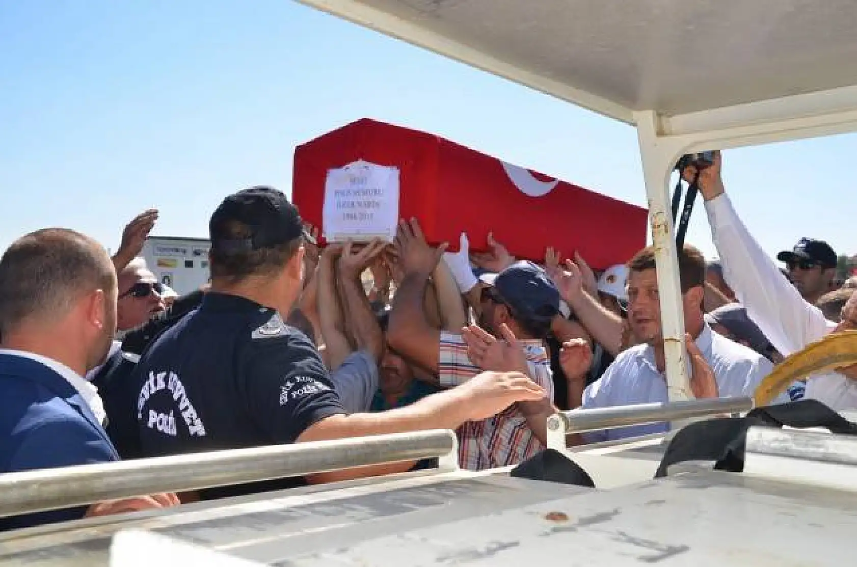 Şehit İlker Narin toprağa verildi