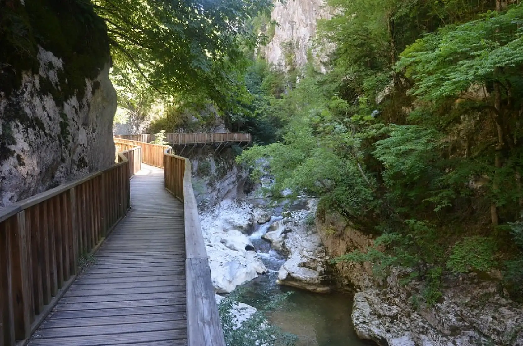 Horma Kanyonu ve Ilıca Şelalesi her mevsim ayrı güzel