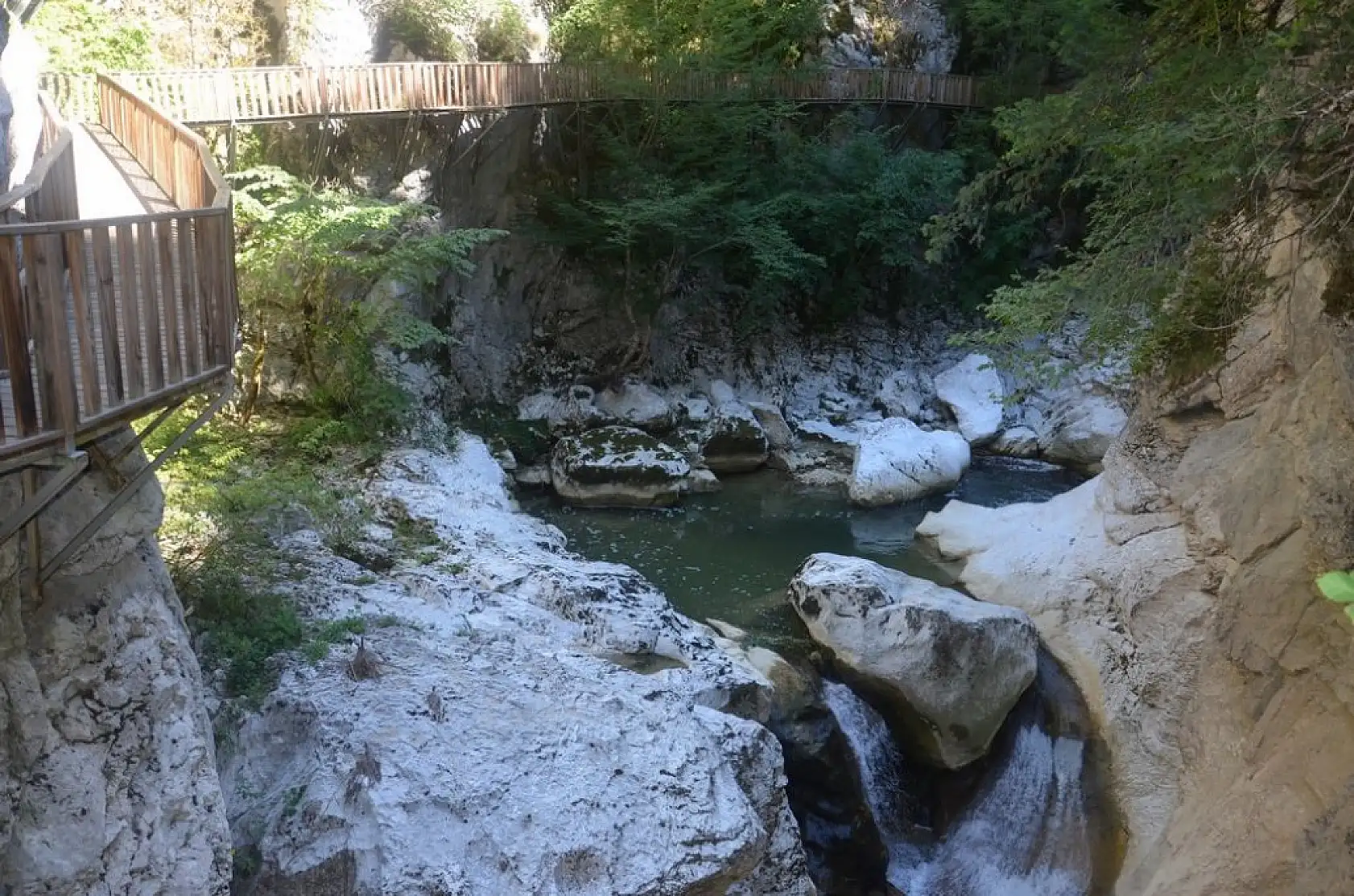 Horma Kanyonu ve Ilıca Şelalesi her mevsim ayrı güzel