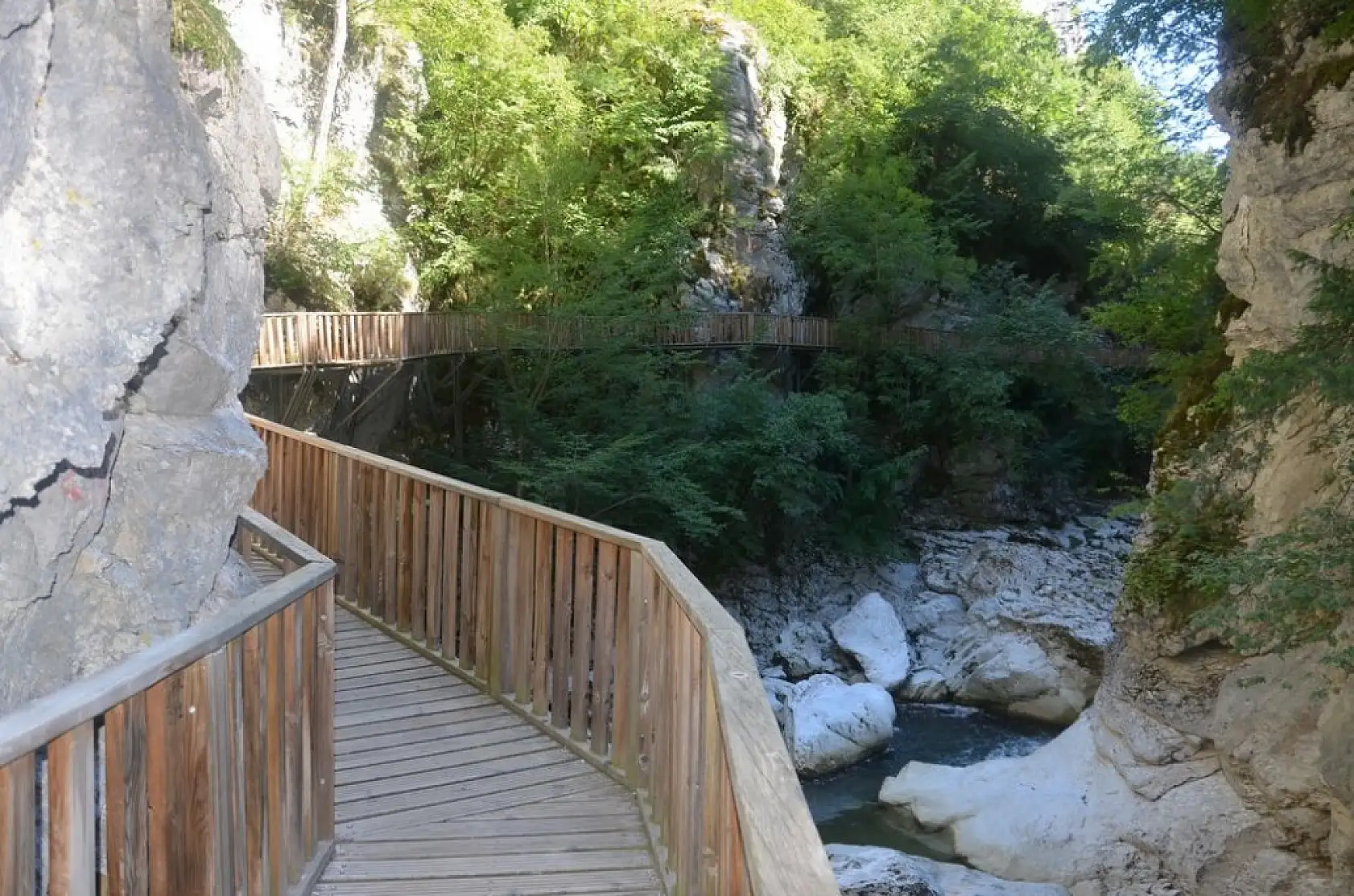 Horma Kanyonu ve Ilıca Şelalesi her mevsim ayrı güzel