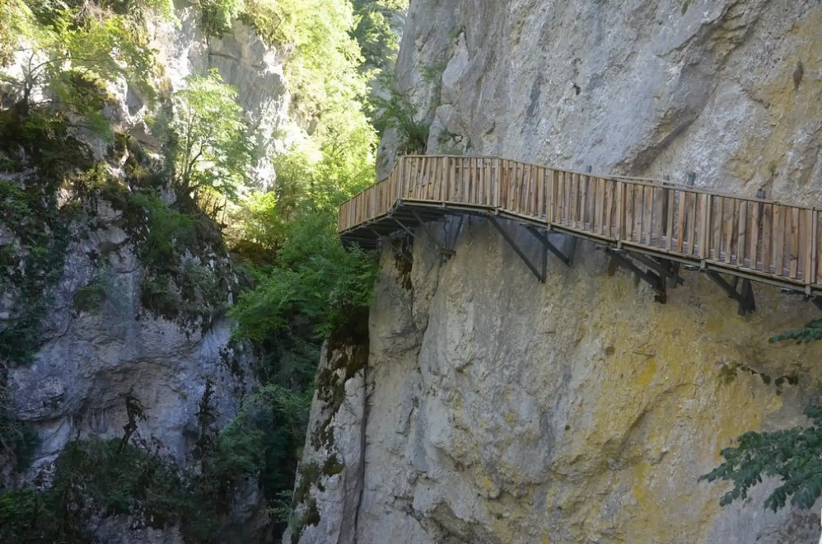 Horma Kanyonu ve Ilıca Şelalesi her mevsim ayrı güzel