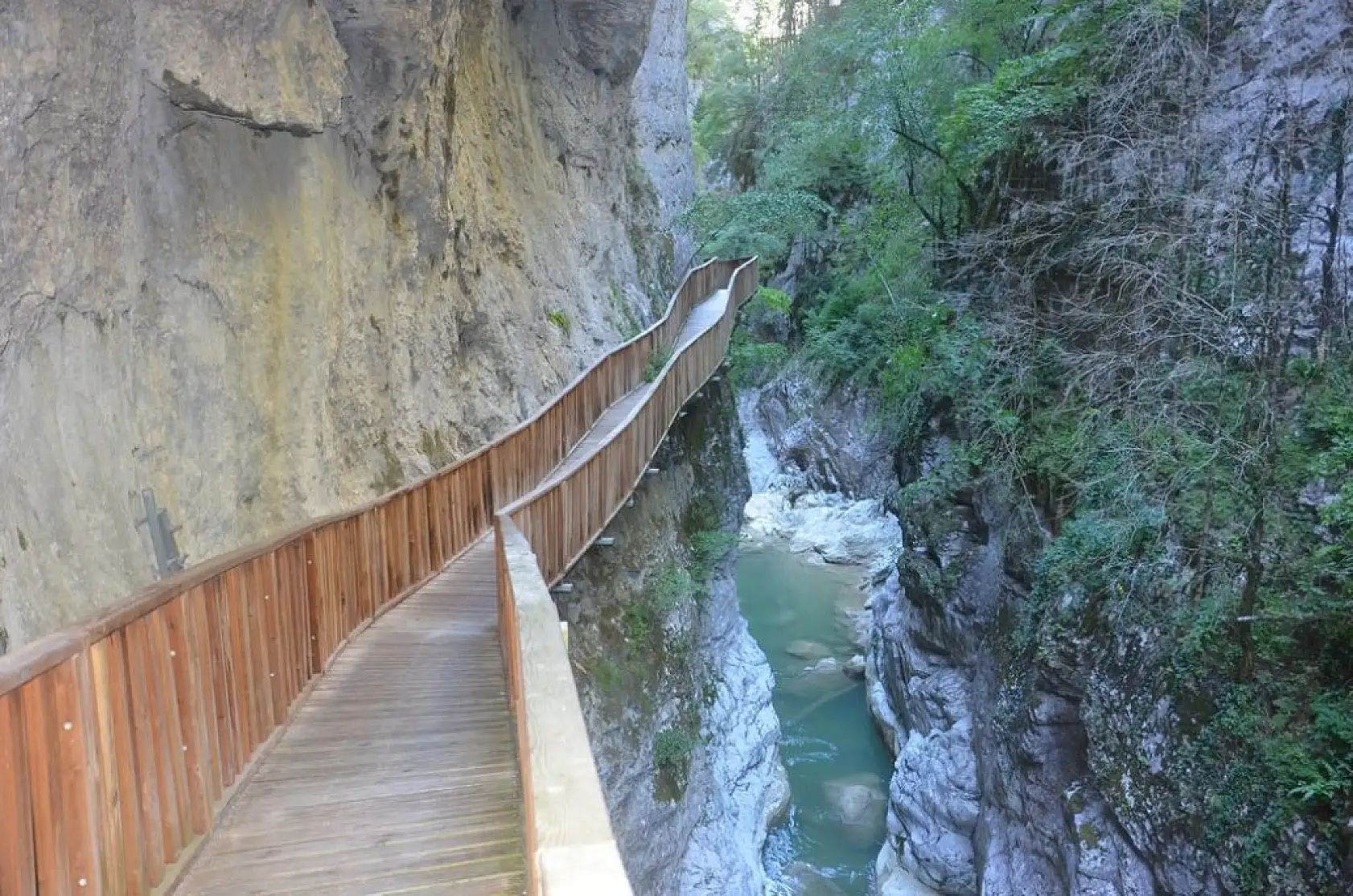 Horma Kanyonu ve Ilıca Şelalesi her mevsim ayrı güzel