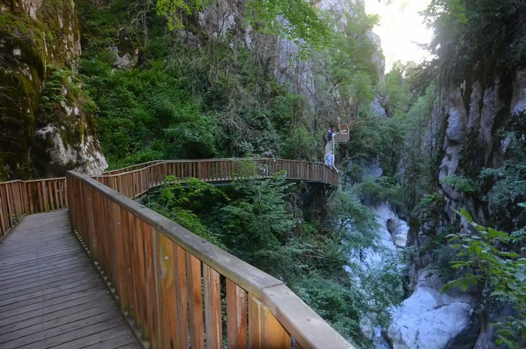 Horma Kanyonu ve Ilıca Şelalesi her mevsim ayrı güzel
