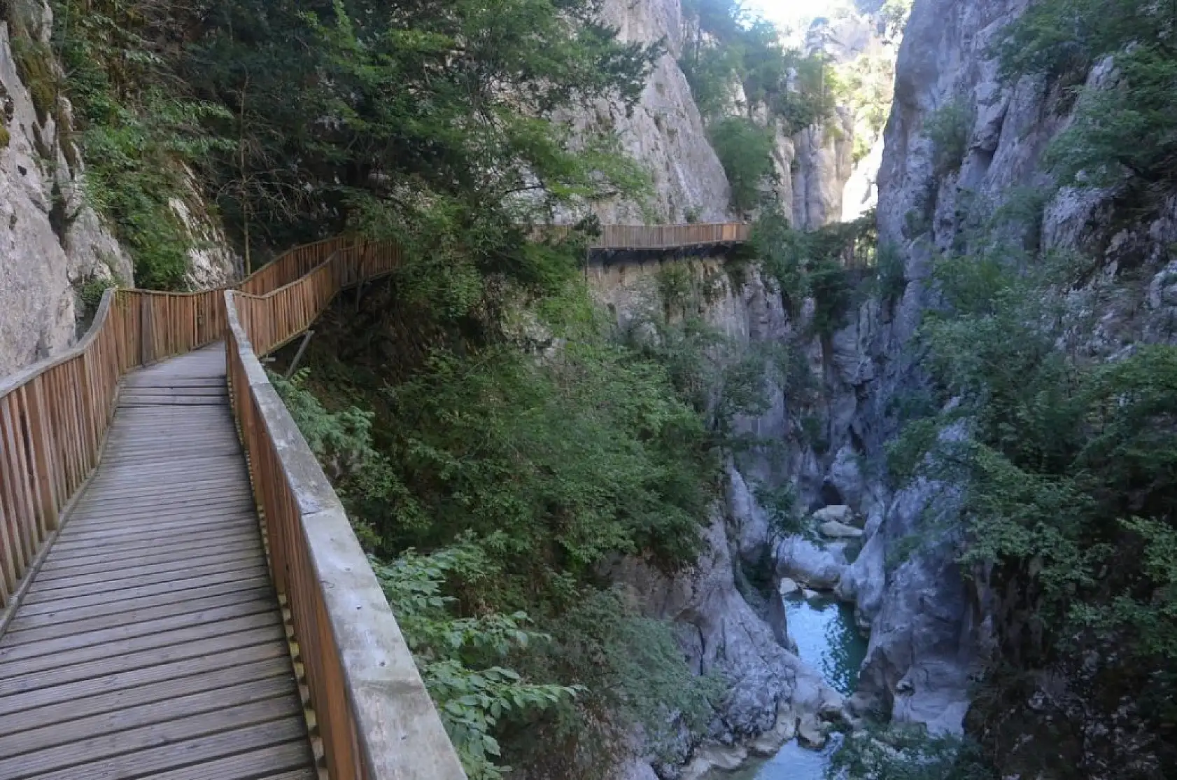 Horma Kanyonu ve Ilıca Şelalesi her mevsim ayrı güzel