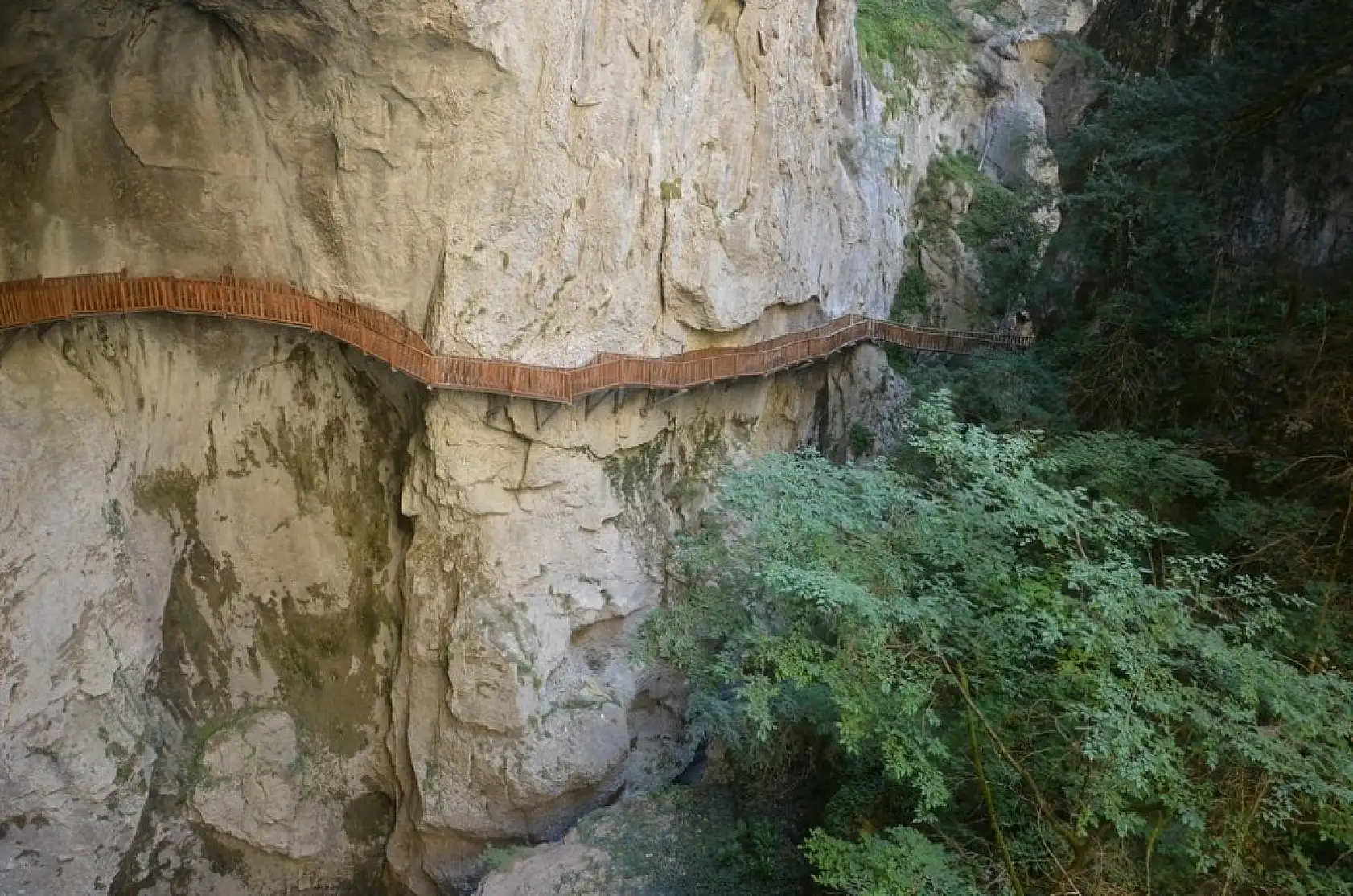 Horma Kanyonu ve Ilıca Şelalesi her mevsim ayrı güzel