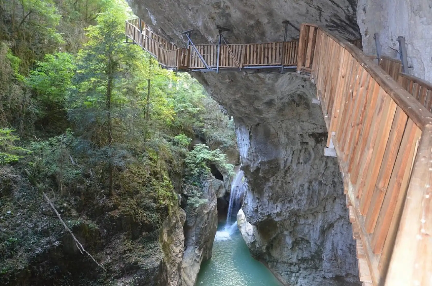 Horma Kanyonu ve Ilıca Şelalesi her mevsim ayrı güzel