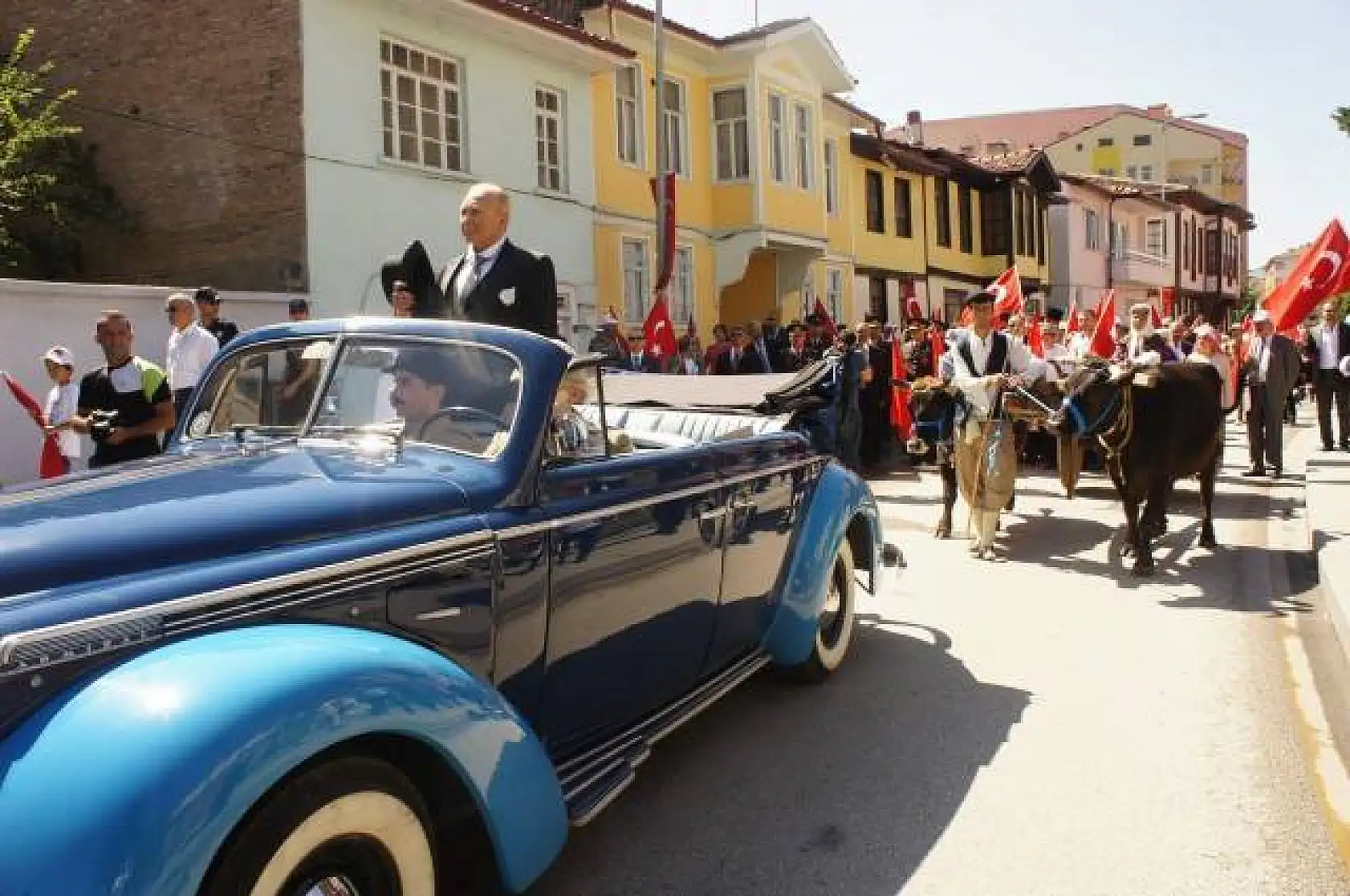 Şapka ve Kıyafet İnkılabı'nın yıldönümü kutlamaları