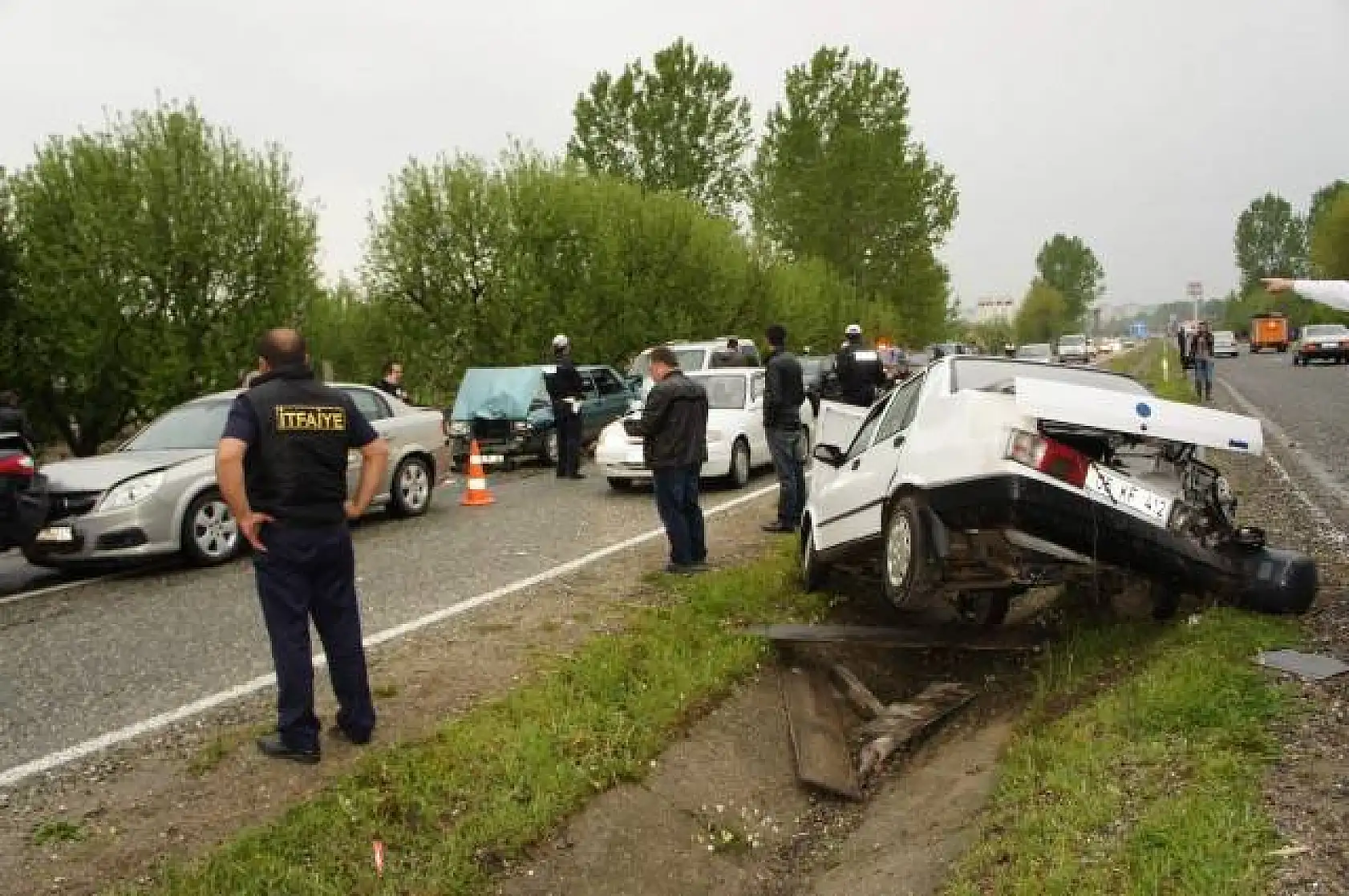 Düğün Konvoyunda Zincirleme Kaza
