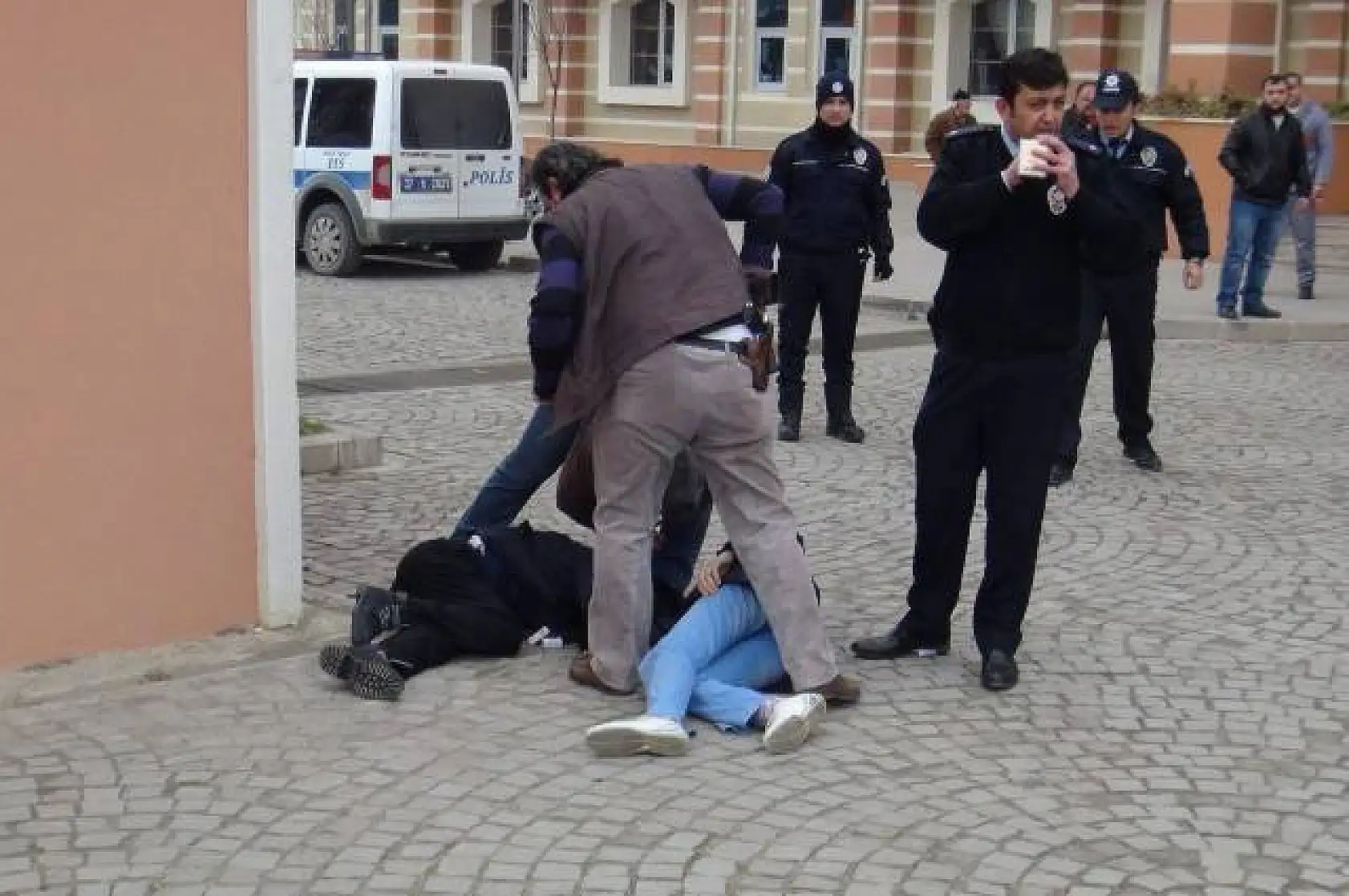 Adliye önünde cinayet 18.12.2013