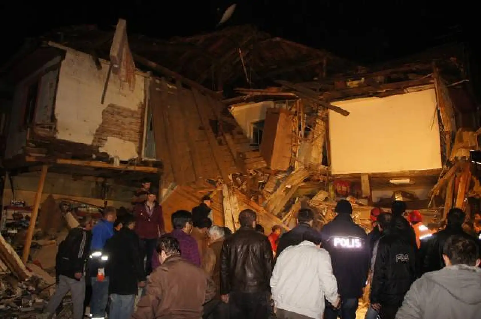 Kastamonu'da şiddetli patlama: 2 ölü, 4 yaralı