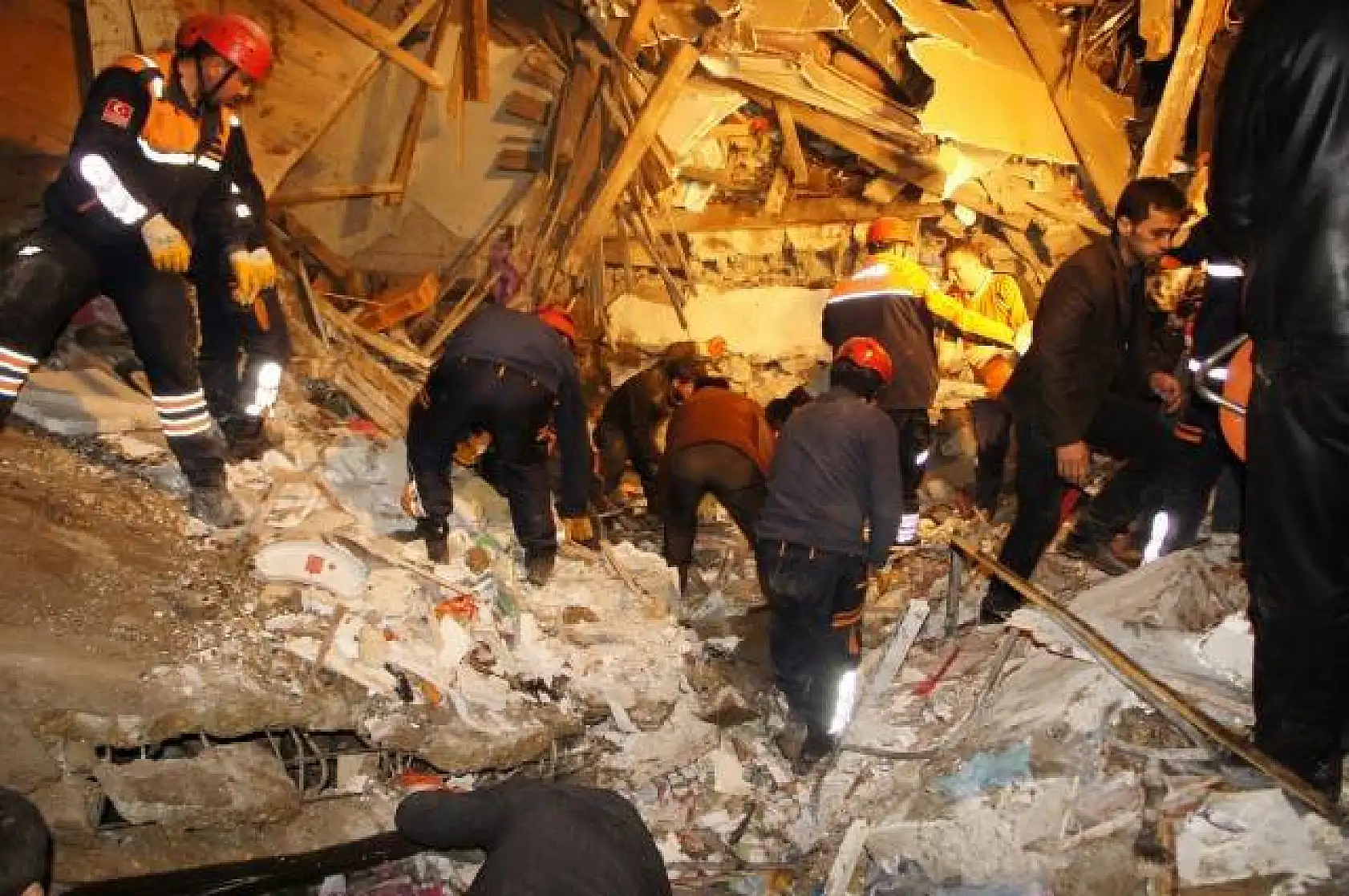 Kastamonu'da şiddetli patlama: 2 ölü, 4 yaralı