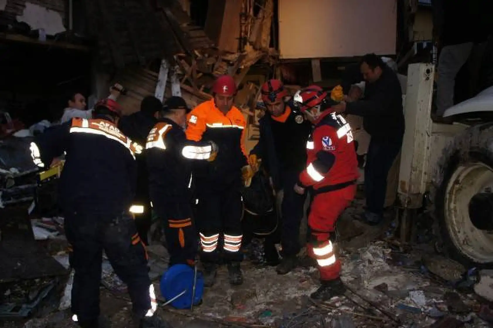 Kastamonu'da şiddetli patlama: 2 ölü, 4 yaralı