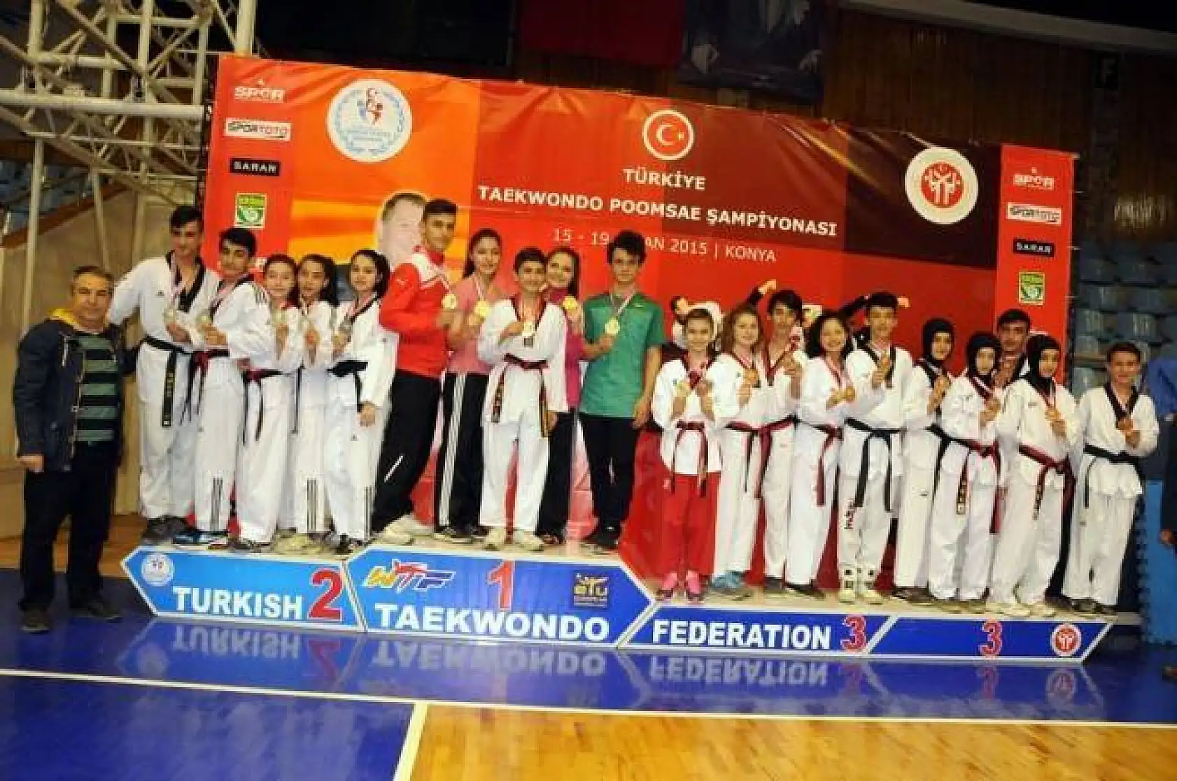 Taekwondoda madalya yağmuru