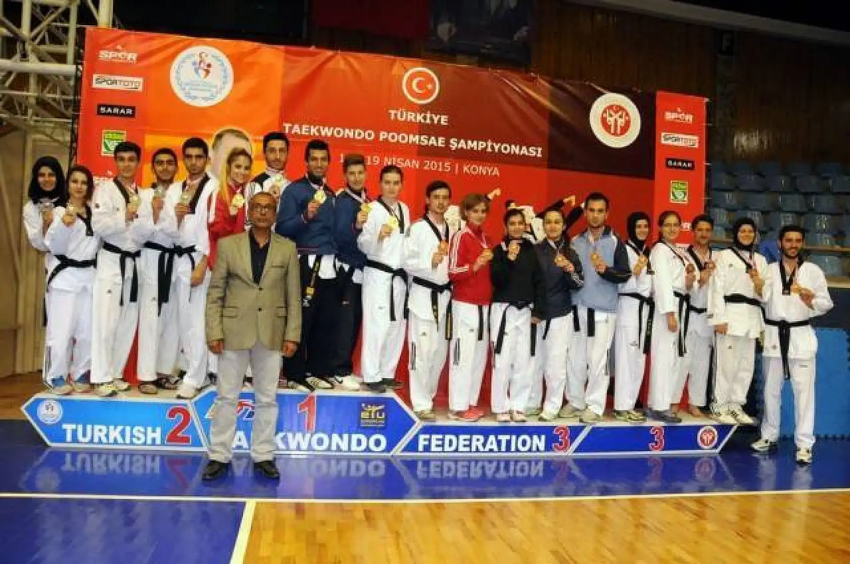 Taekwondoda madalya yağmuru