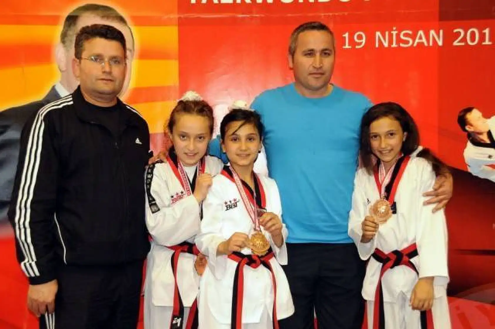 Taekwondoda madalya yağmuru