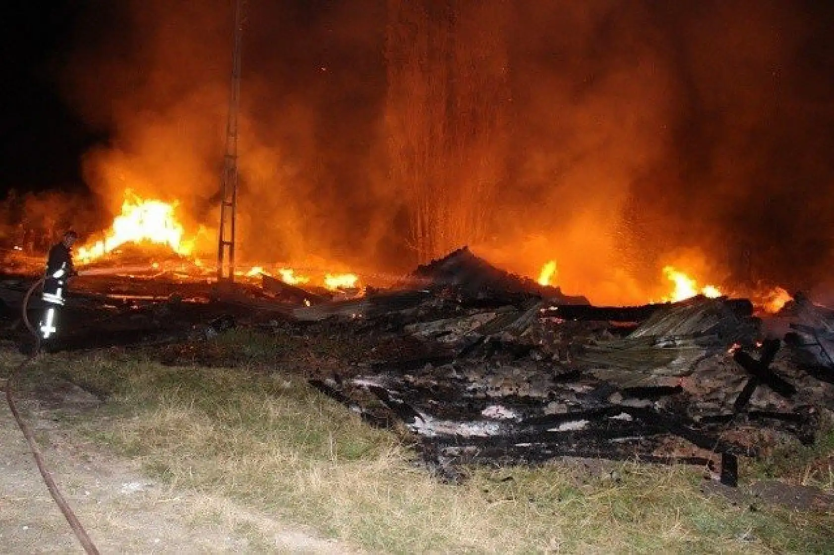 Kastamonu'da 8 ev yandı