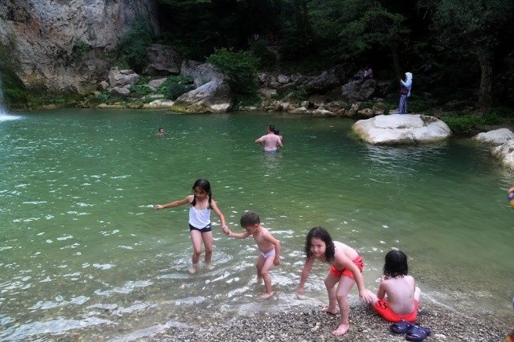 Karadeniz'in &quotsaklı güzelliği" Ilıca Şelalesi