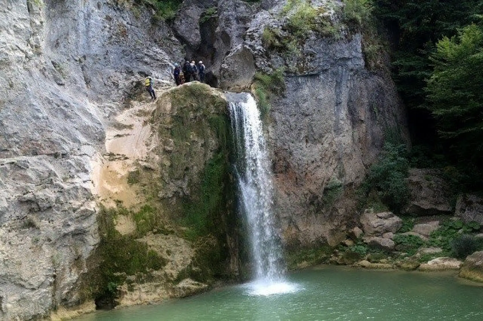 Karadeniz'in &quotsaklı güzelliği" Ilıca Şelalesi