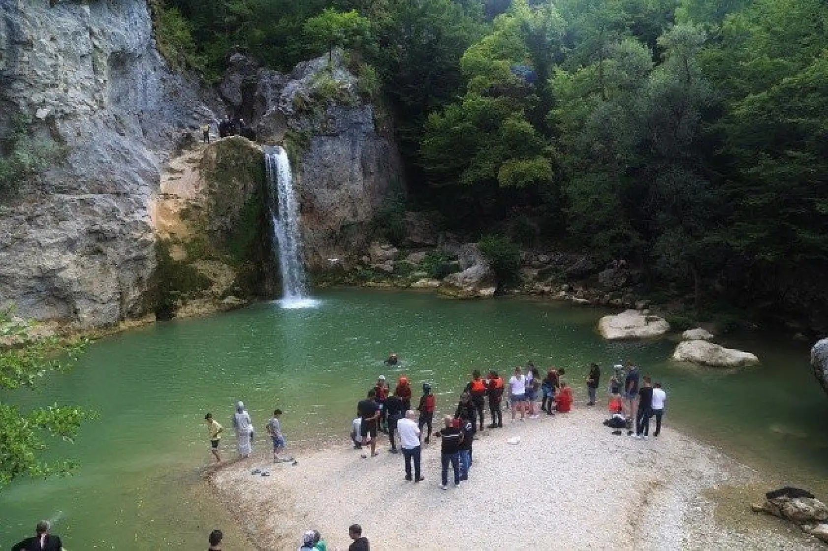 Karadeniz'in &quotsaklı güzelliği" Ilıca Şelalesi