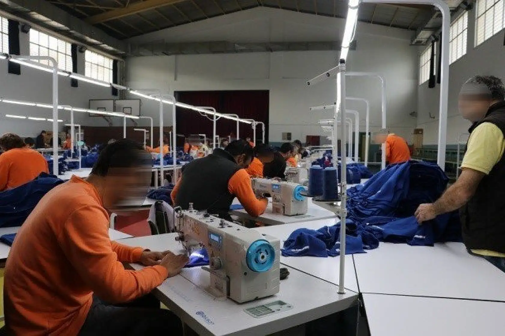 Cezaevini adeta &quotfabrika&quotya çevirdiler