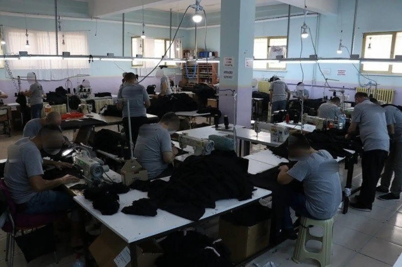 Cezaevini adeta &quotfabrika&quotya çevirdiler