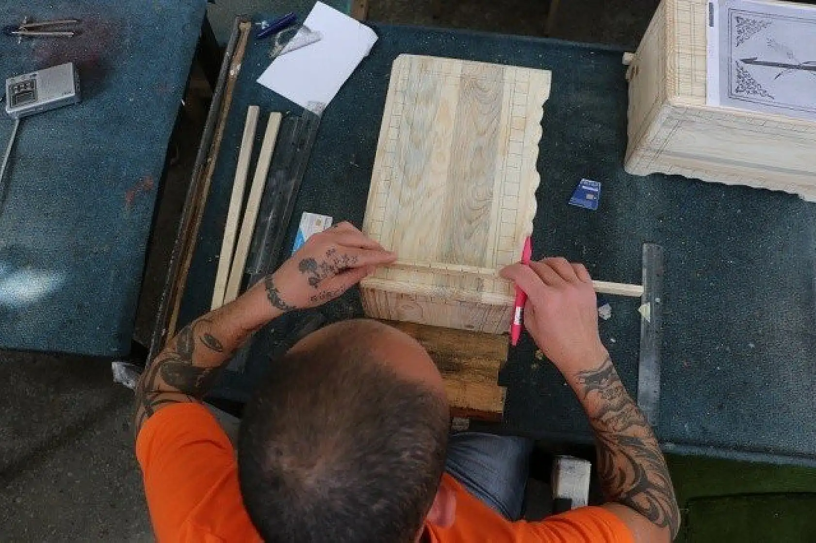 Cezaevini adeta &quotfabrika&quotya çevirdiler