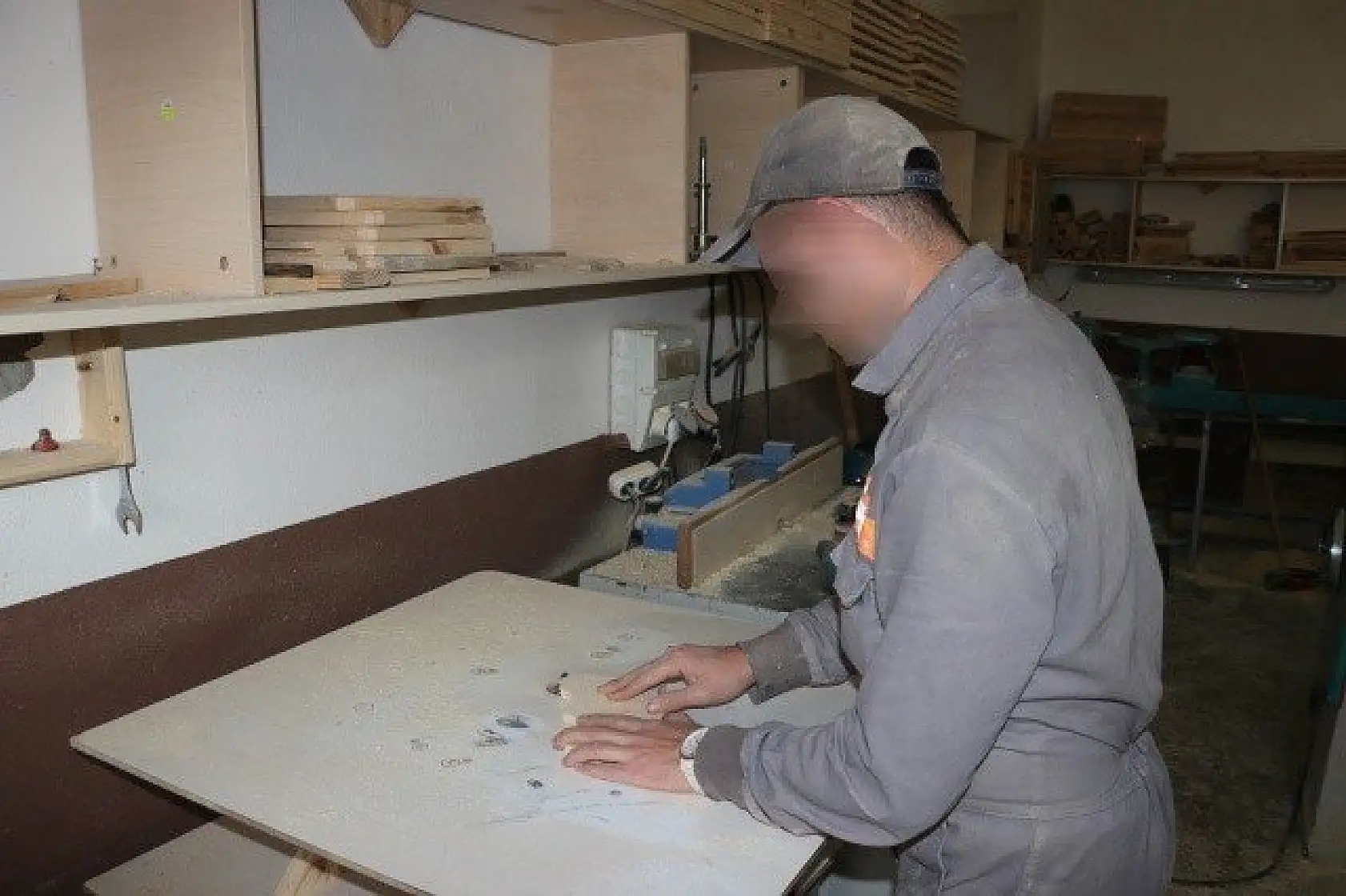 Cezaevini adeta &quotfabrika&quotya çevirdiler