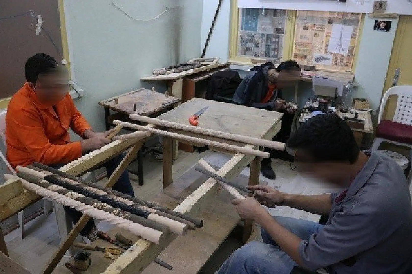 Cezaevini adeta &quotfabrika&quotya çevirdiler