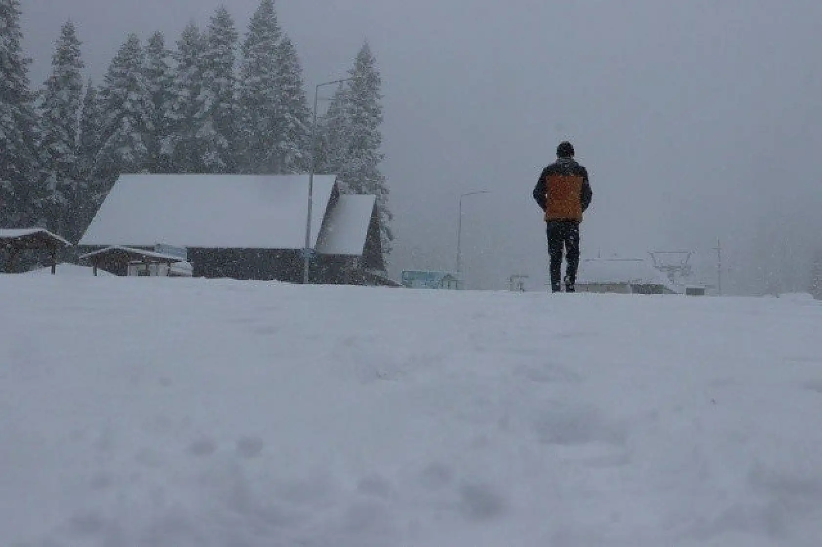 Ilgaz'a mevsimin ilk karı yağdı