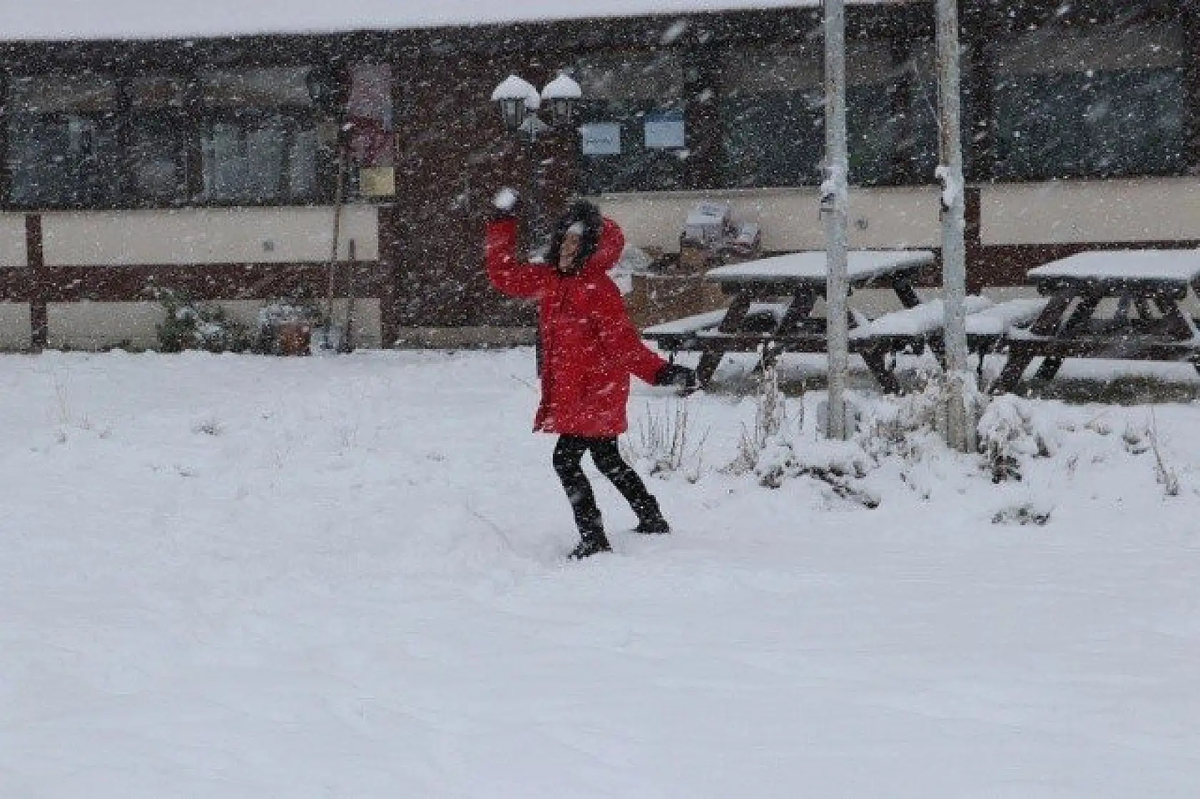 Ilgaz'a mevsimin ilk karı yağdı