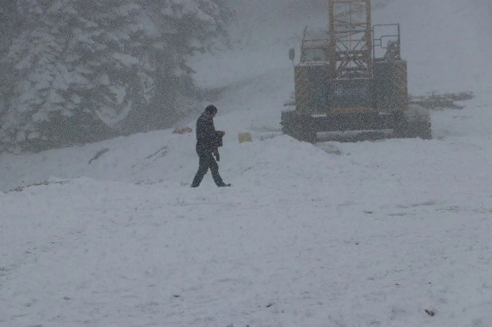 Ilgaz'a mevsimin ilk karı yağdı