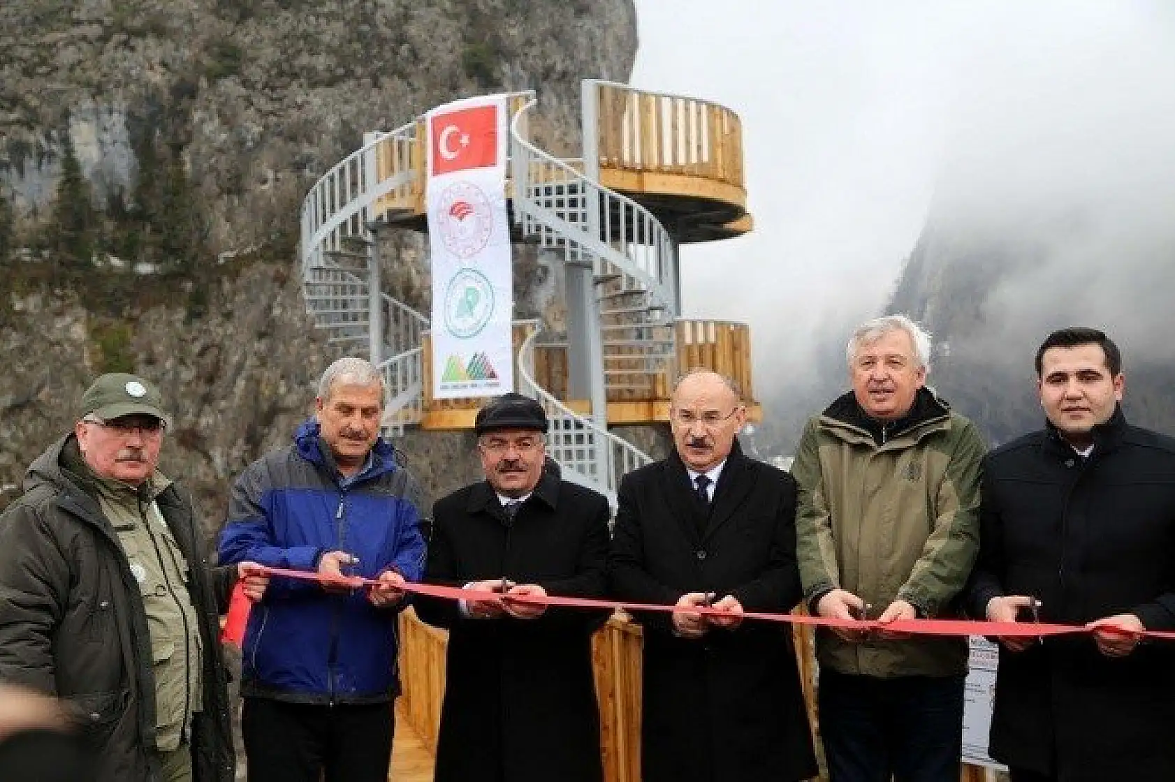 Valla Kanyonu'na yaptırılan seyir terası hizmete girdi