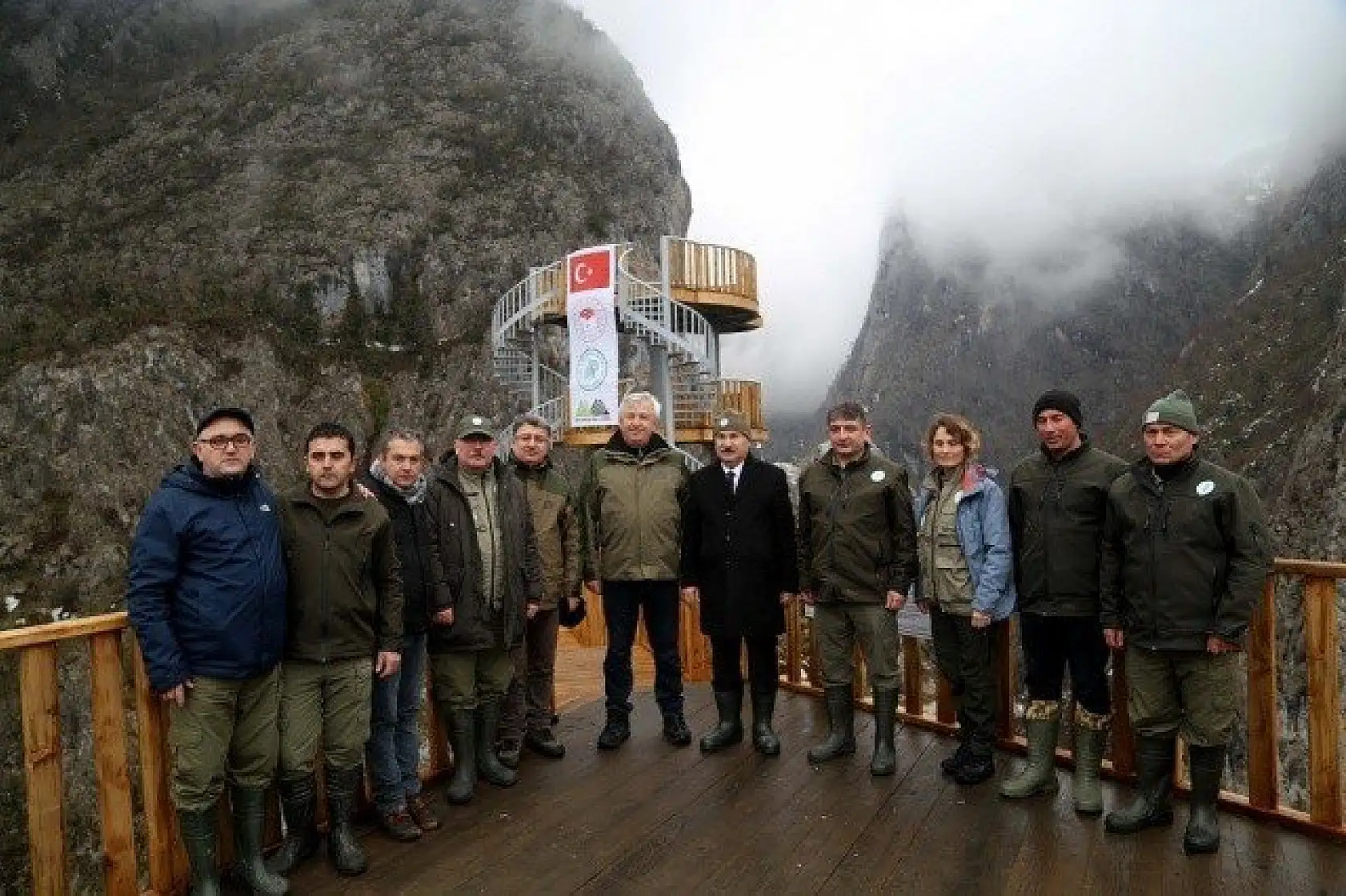 Valla Kanyonu'na yaptırılan seyir terası hizmete girdi
