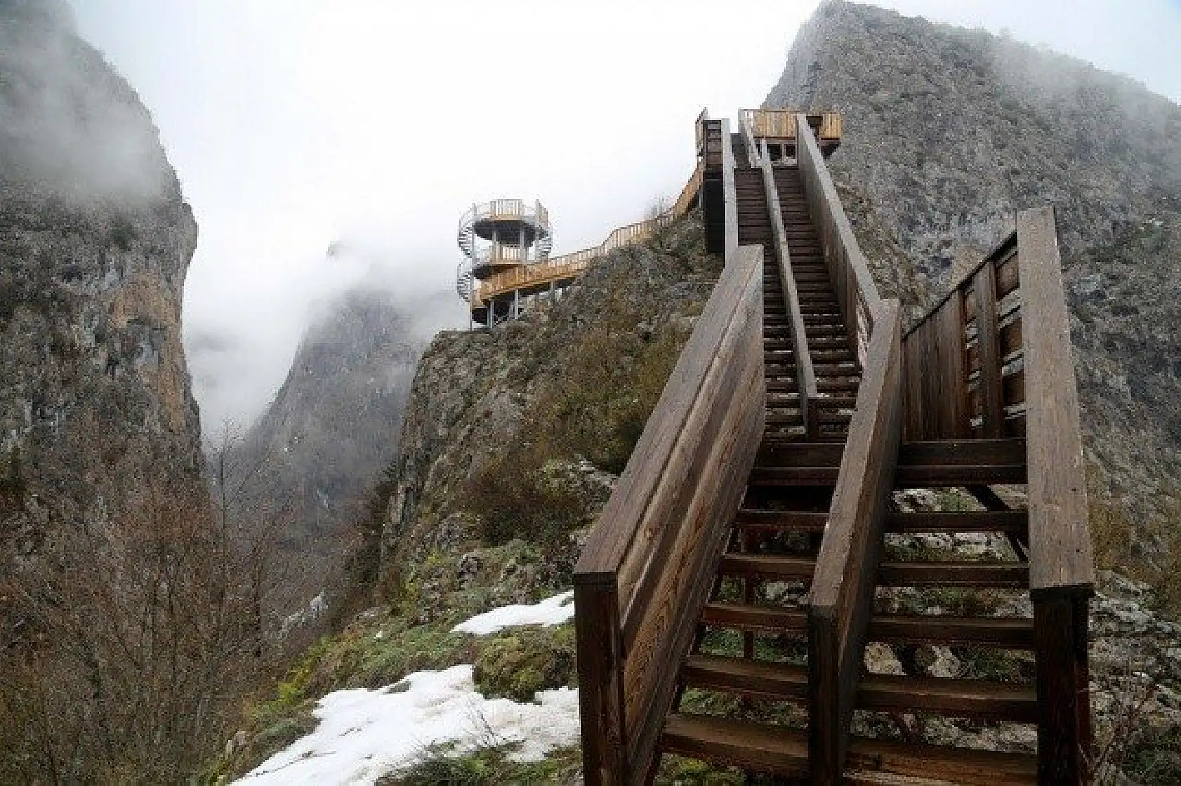 Valla Kanyonu'na yaptırılan seyir terası hizmete girdi