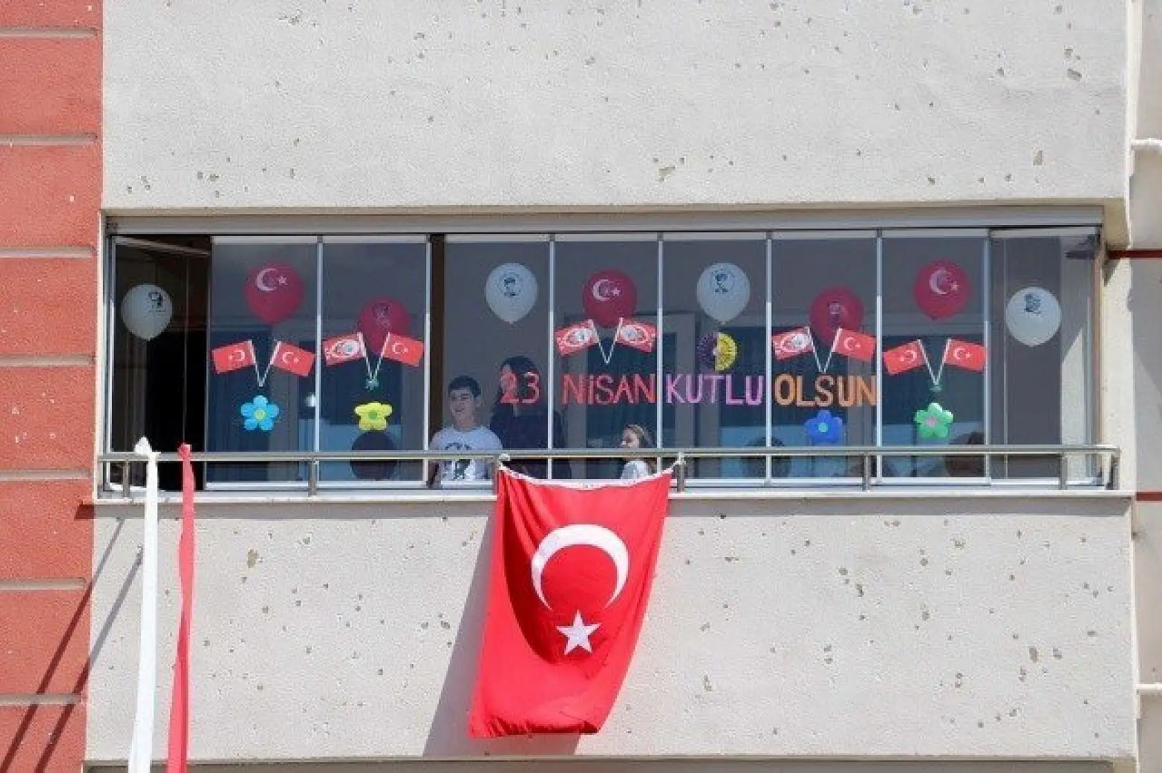 Çocukların &quot23 Nisan&quot bayramı sürprizlerle kutlandı
