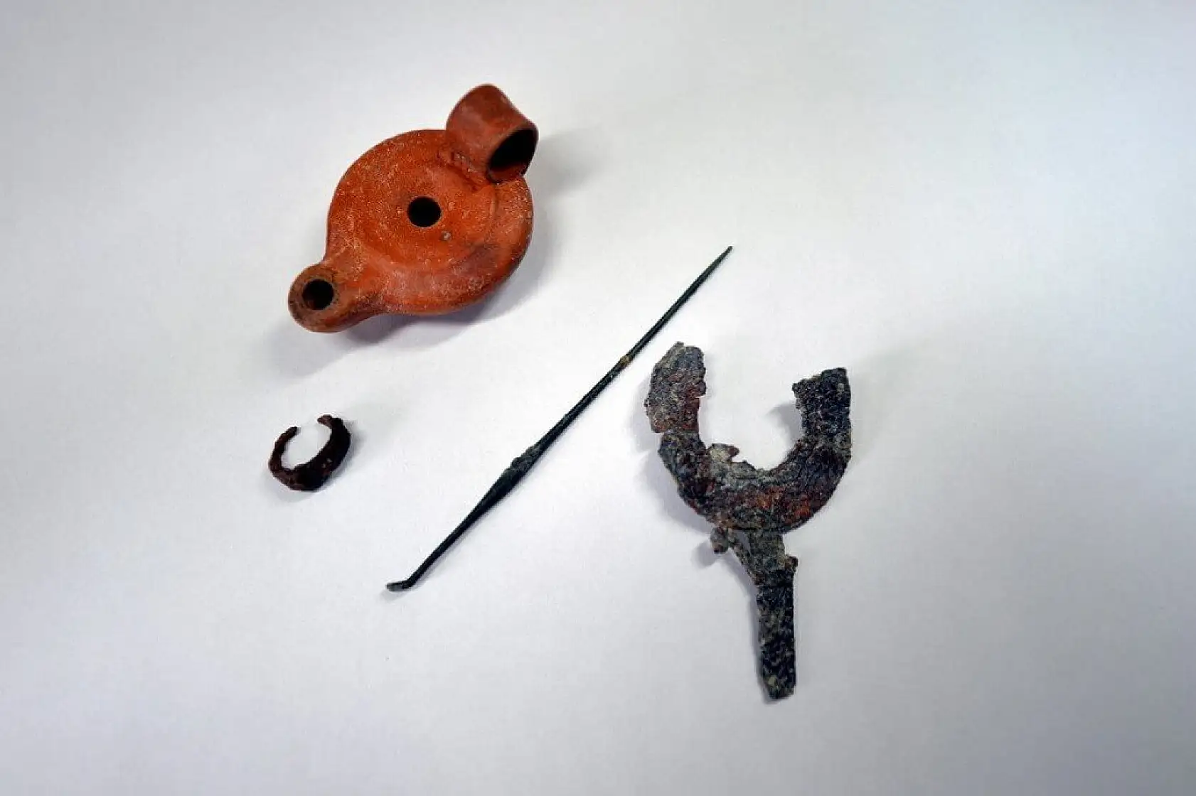 Mezardan 1800 yıllık 'ölü hediyeleri' çıktı