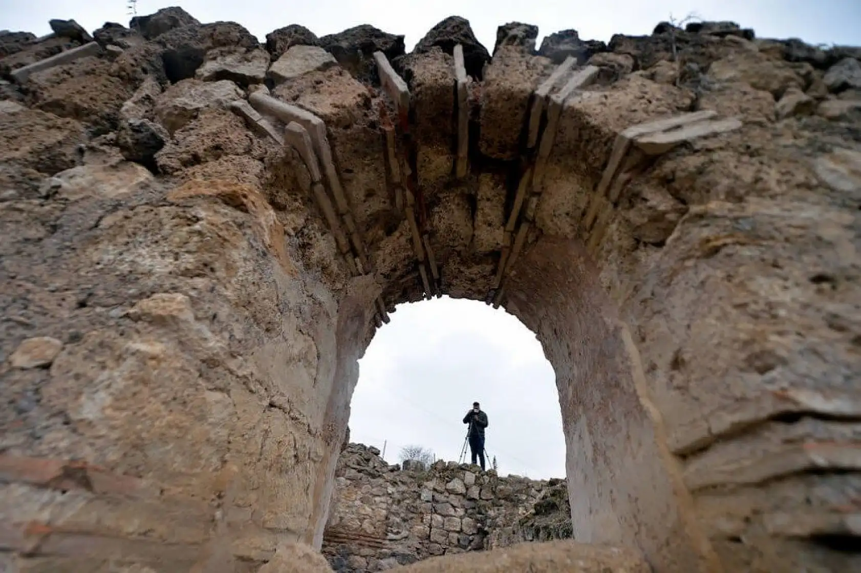Mezardan 1800 yıllık 'ölü hediyeleri' çıktı