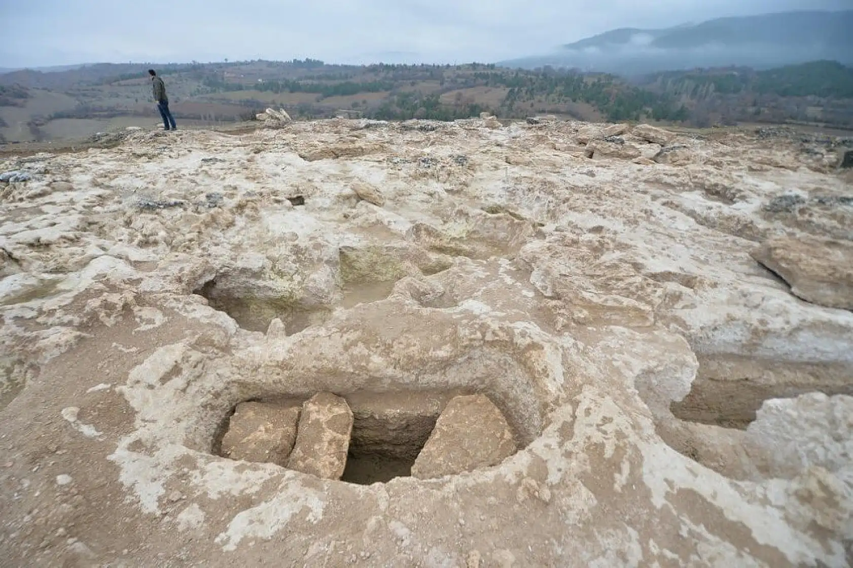 Mezardan 1800 yıllık 'ölü hediyeleri' çıktı