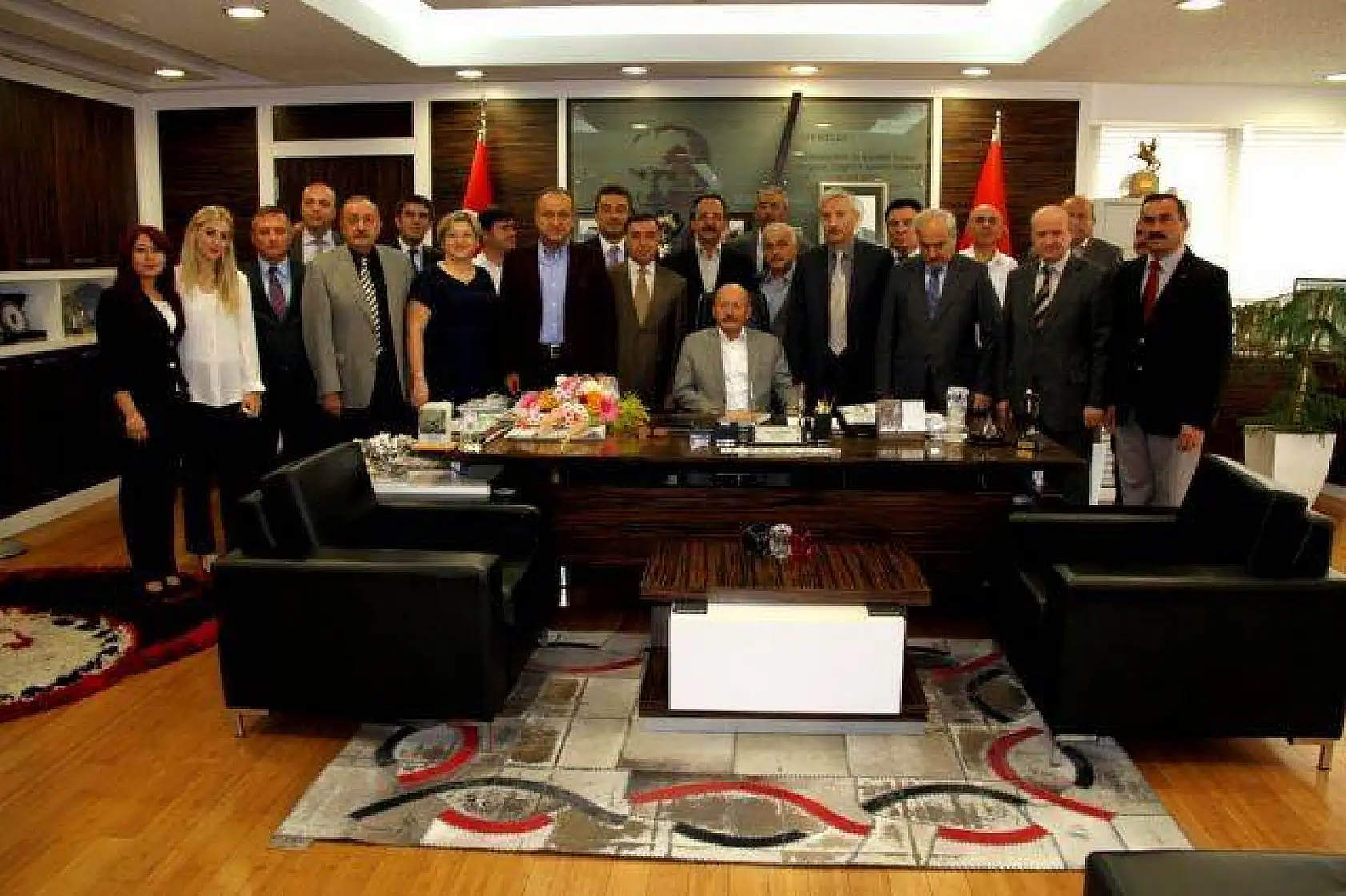 Başkan Topçuoğlu görevine başladı